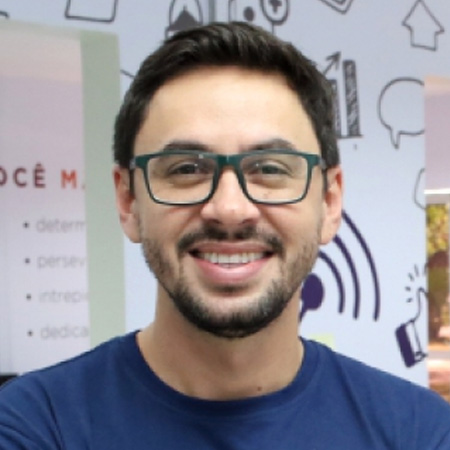 Marlos Távola